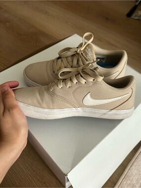 Nike SB Canvas Skate Shoes Unisex Beige Color US 6.5